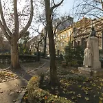 塔玛拉公寓 公寓 *